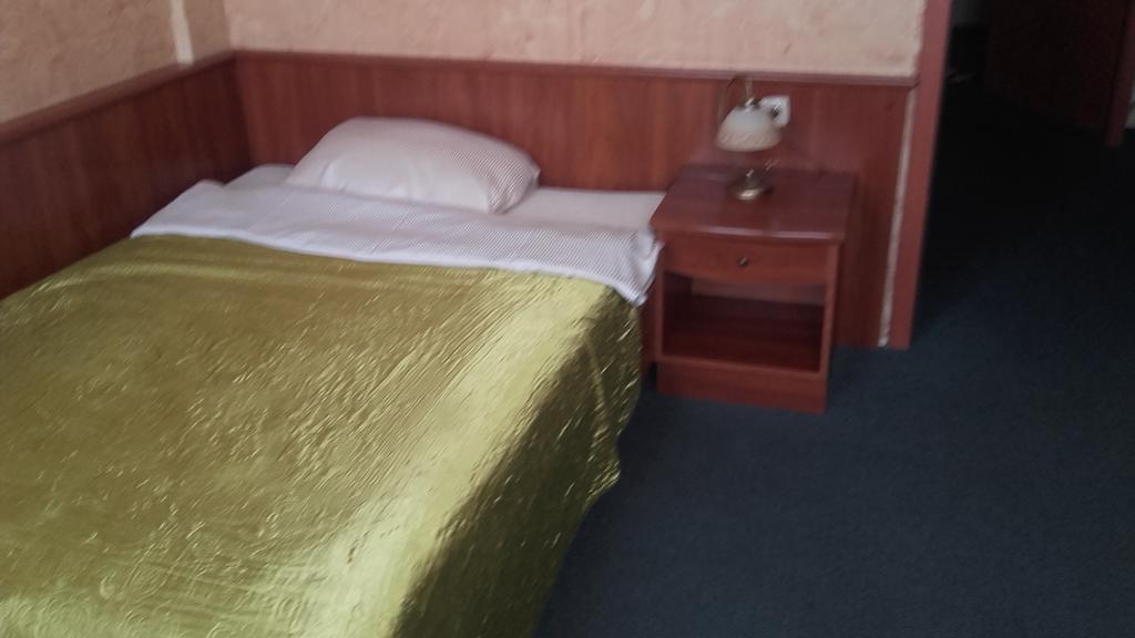 Alabastro Bed & Breakfast Tomaszow Mazowiecki Room photo