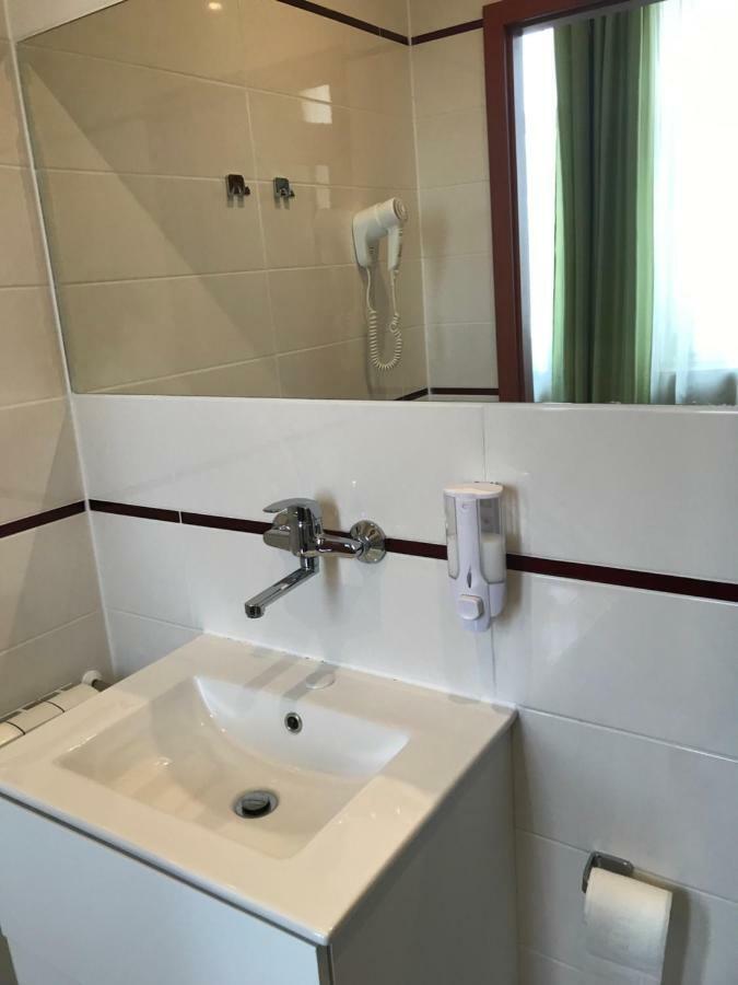 Alabastro Bed & Breakfast Tomaszow Mazowiecki Exterior photo